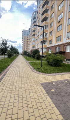 Продається квартира з балконом і газовим опаленням, недалеко від улицы