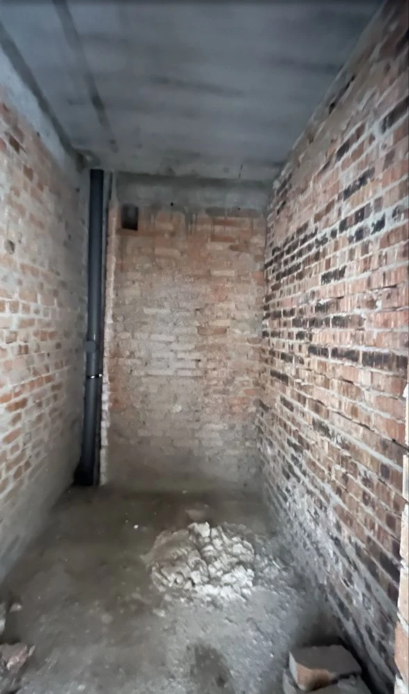 Продається квартира з балконом і газовим опаленням, недалеко від улицы