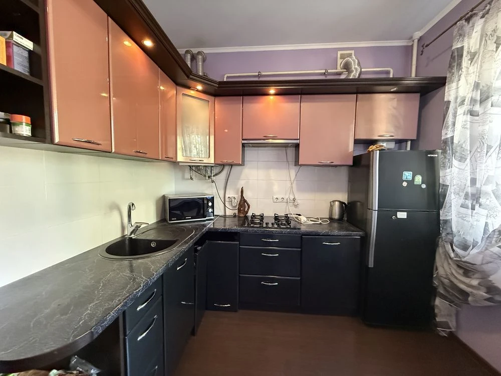 Large One-Bedroom Apartment with Gas