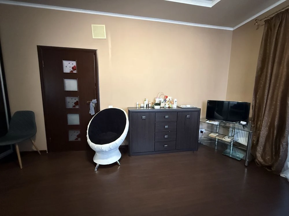 Large One-Bedroom Apartment with Gas