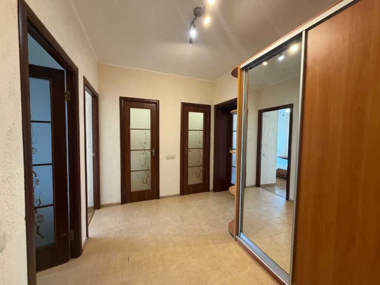 Продаж 2-комнатной квартиры в ЖК "Новатор"