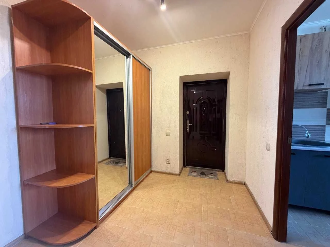 Продаж 2-комнатной квартиры в ЖК "Новатор"