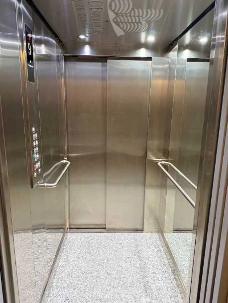 Apartment for sale, 66 sq.m, partially renovated, near Avenue Plaza shopping center