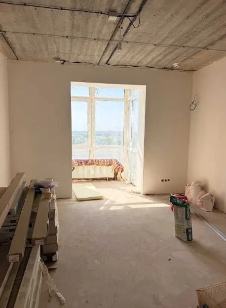 Apartment for sale, 66 sq.m, partially renovated, near Avenue Plaza shopping center