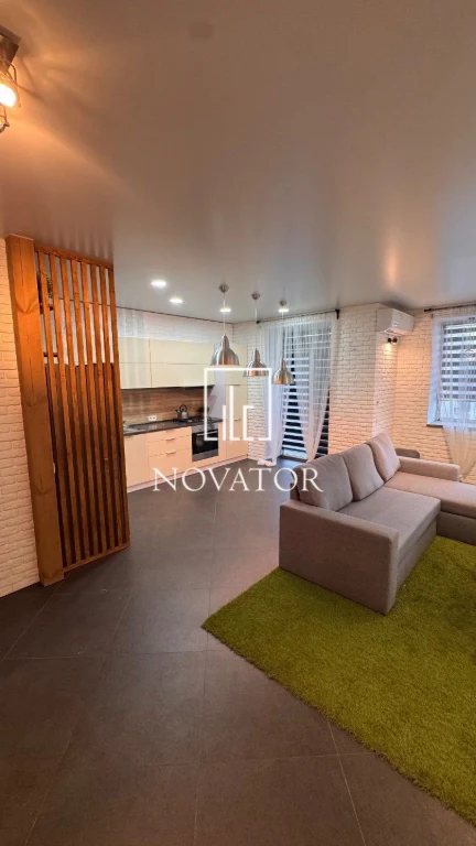 Urgent sale of a 2-room apartment renovated with furniture