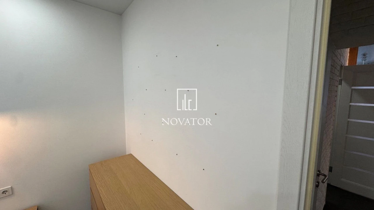 Urgent sale of a 2-room apartment renovated with furniture