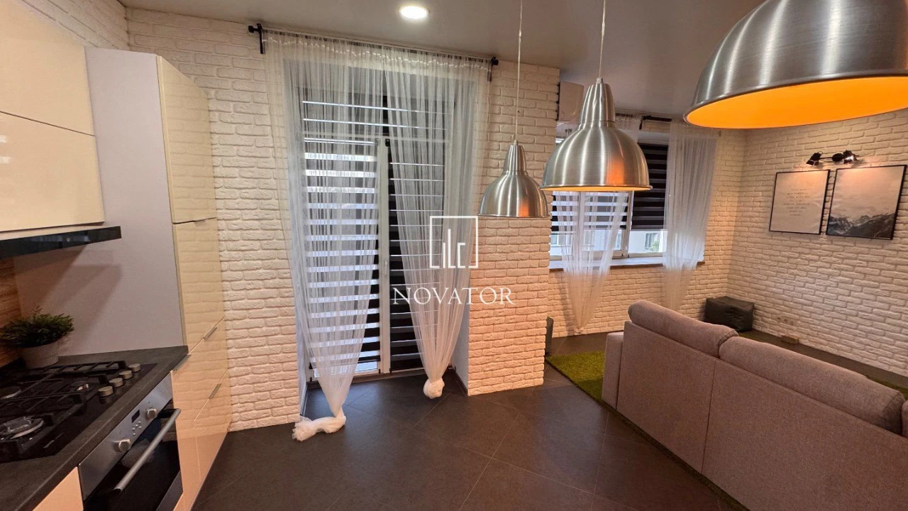 Urgent sale of a 2-room apartment renovated with furniture