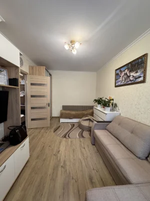 One-bedroom apartment 40 sq m with good renovation, convenient location!