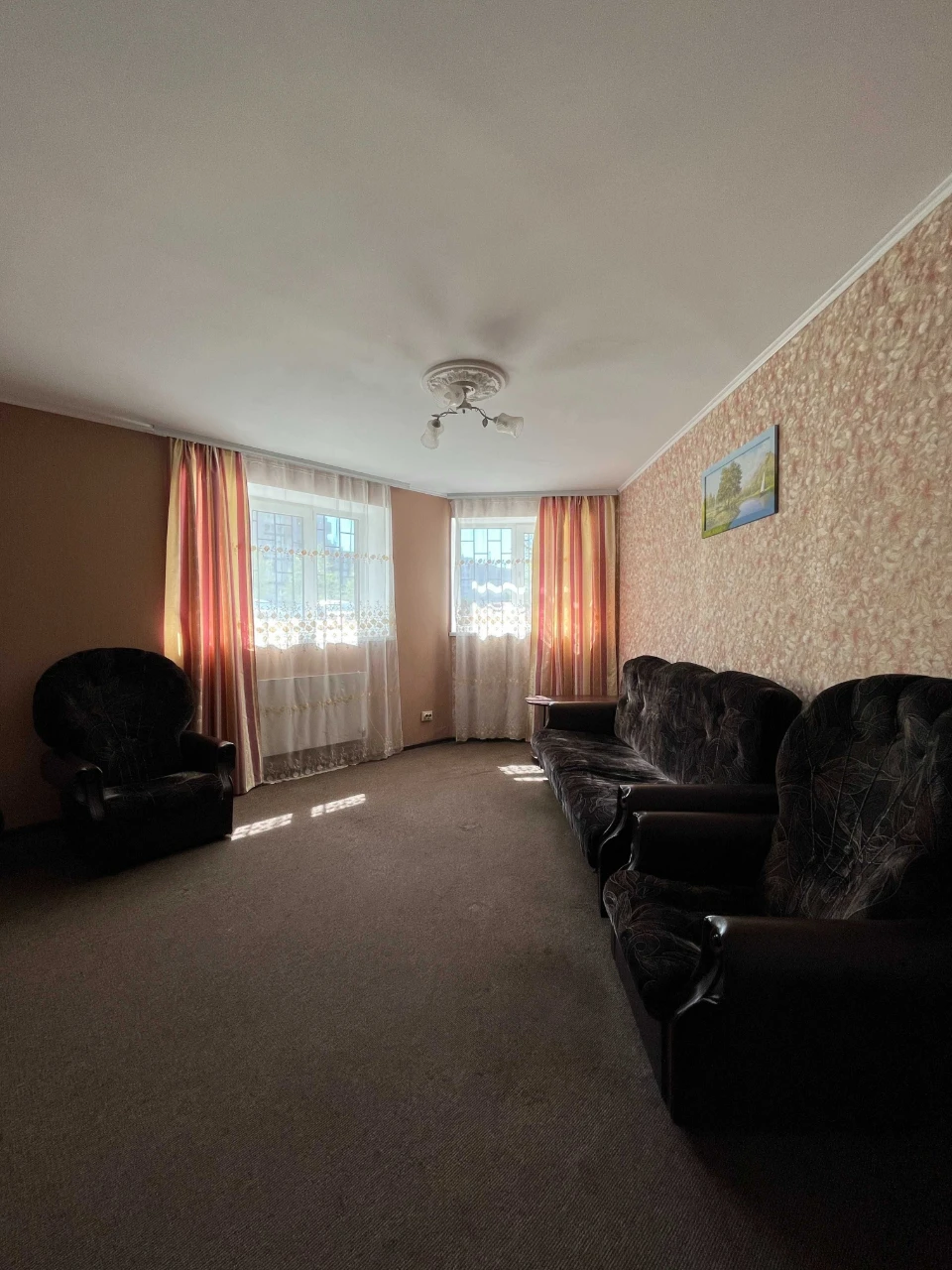 Sale of 2-bedroom apartment with renovation - YES