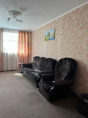 Sale of 2-bedroom apartment with renovation - YES