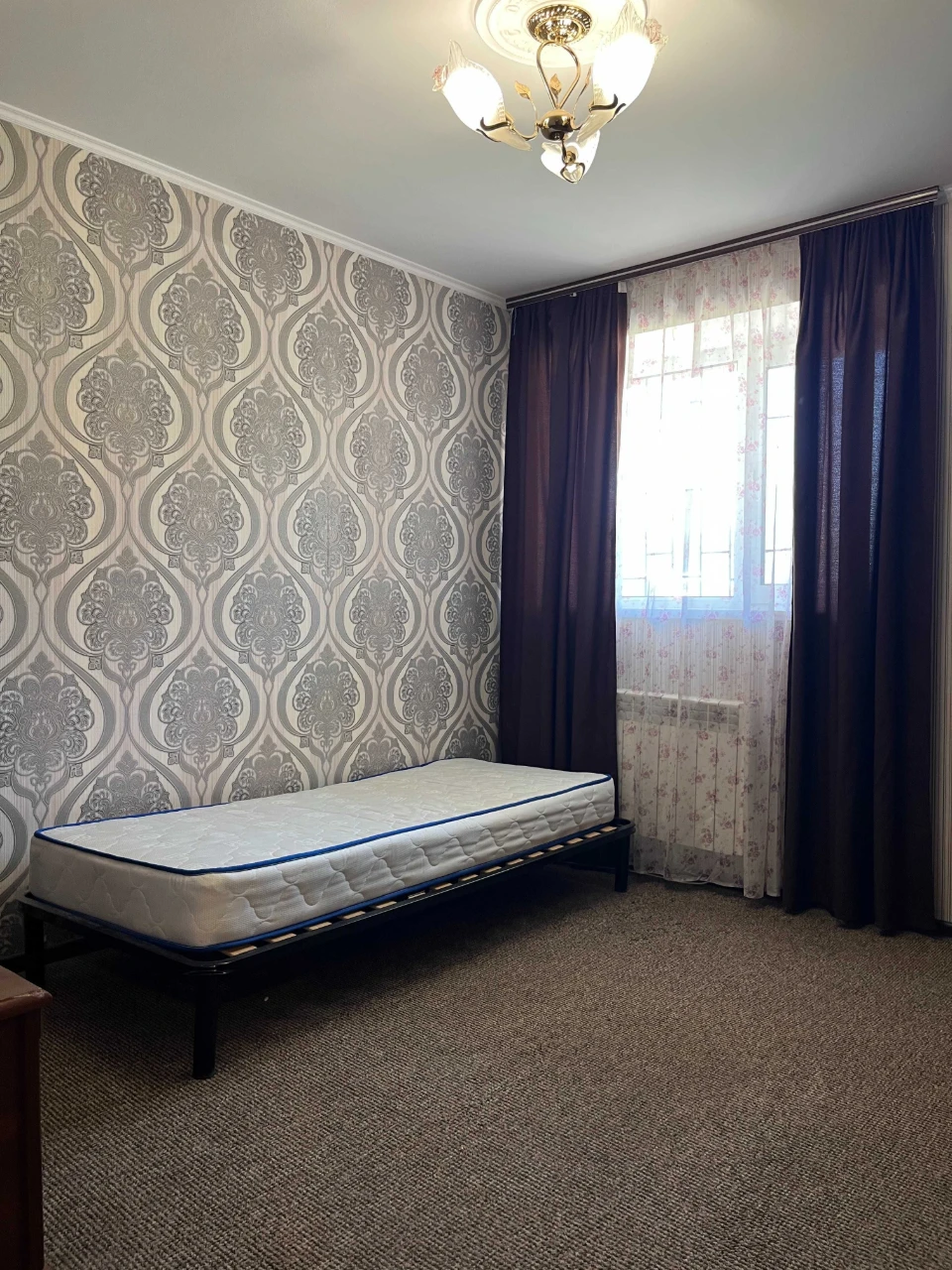 Sale of 2-bedroom apartment with renovation - YES