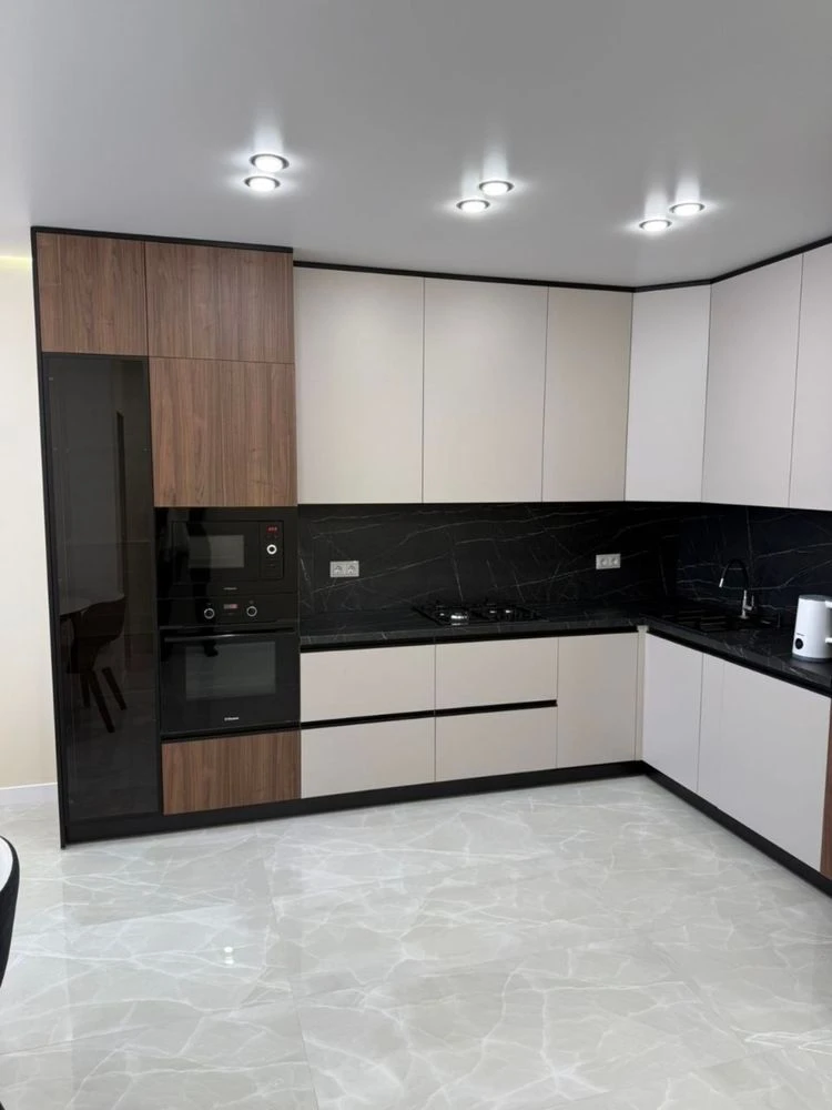 Sale of a one-bedroom apartment with modern renovation, gas