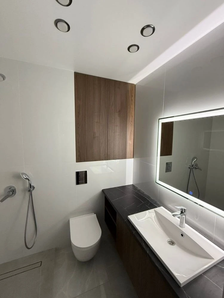 Sale of a one-bedroom apartment with modern renovation, gas