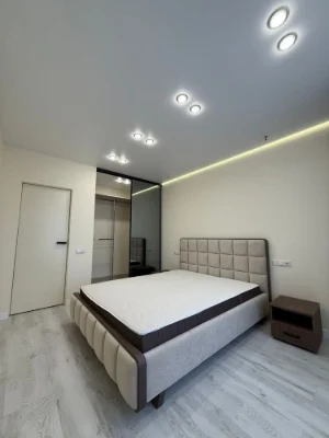 Sale of a one-bedroom apartment with modern renovation, gas