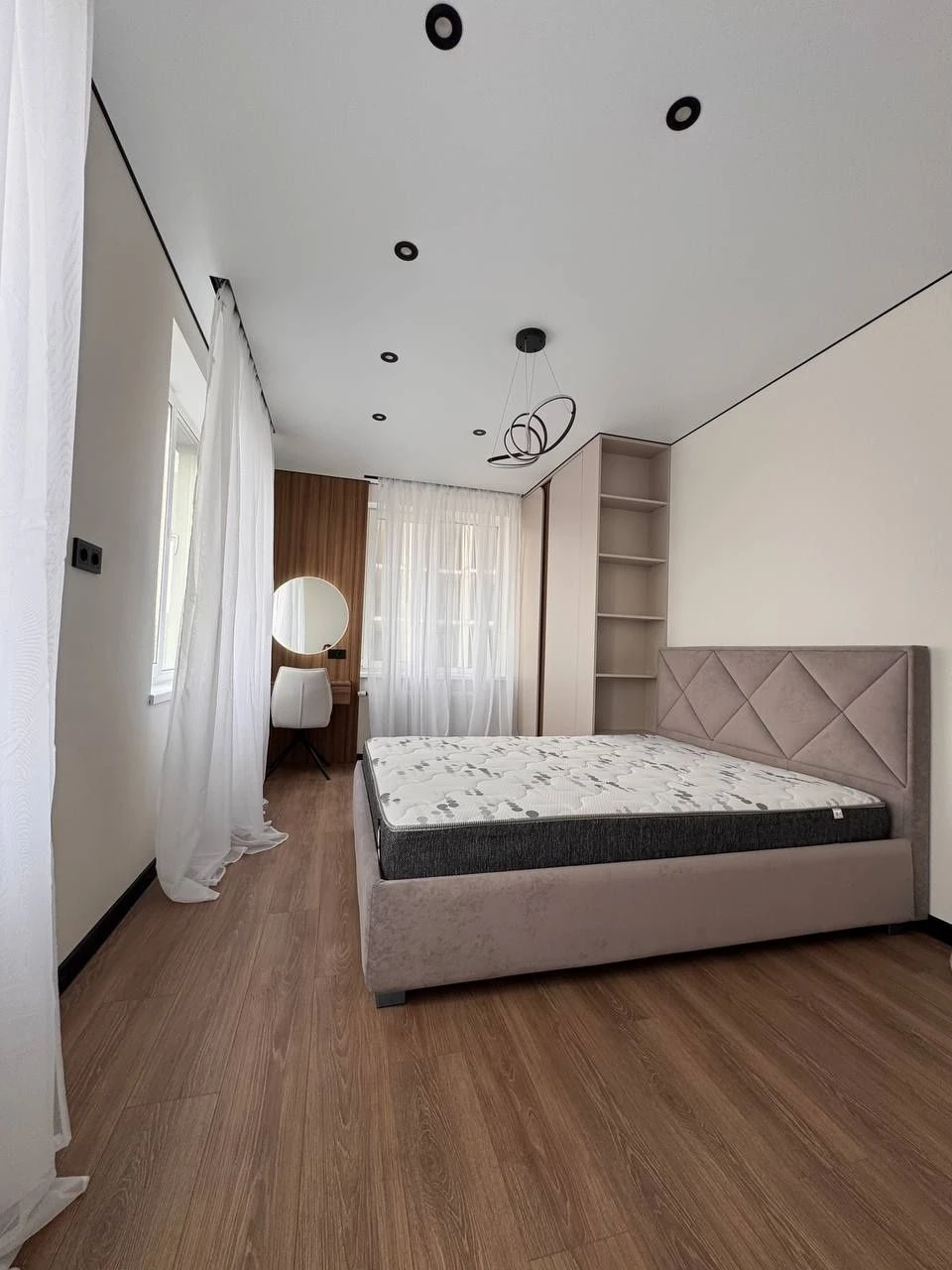 Продажа великолепной 3-комнатной квартиры на 2 этаже в г. Ирпень ЖК