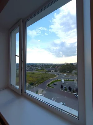 No commission. Large 1-bedroom apartment with new renovation.