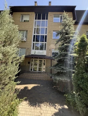 Простора 2-кімнатна квартира з ремонтом та меблями в Бучі