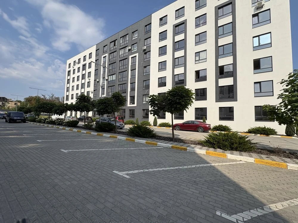 1-bedroom apartment for sale near Bucha Park, renovated. Great deal.
