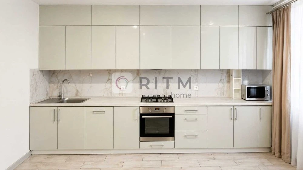 A modern 1-room apartment is for sale in the residential complex "Kvity Lviv".