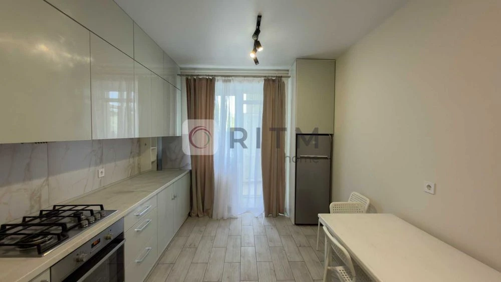 A modern 1-room apartment is for sale in the residential complex "Kvity Lviv".