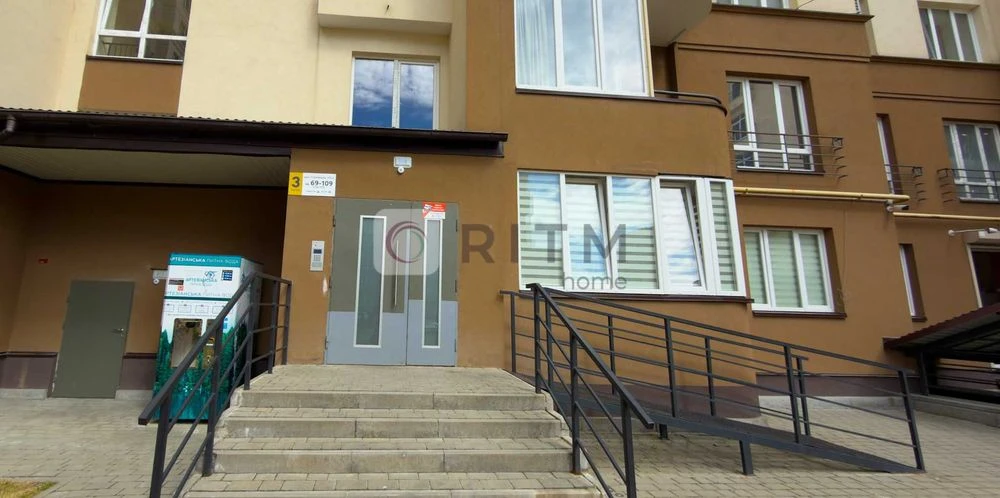 A modern 1-room apartment is for sale in the residential complex "Kvity Lviv".