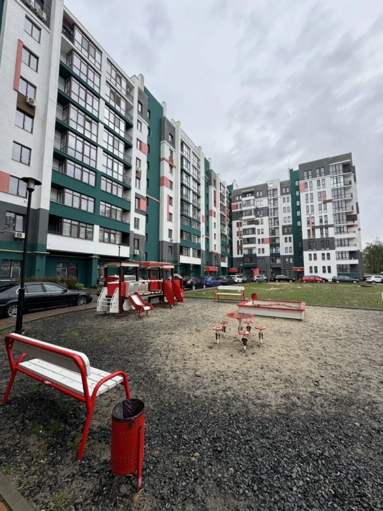 Three-bedroom apartment in Bucha, Kyivsky district, with renovated interior