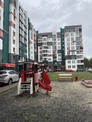 Three-bedroom apartment in Bucha, Kyivsky district, with renovated interior