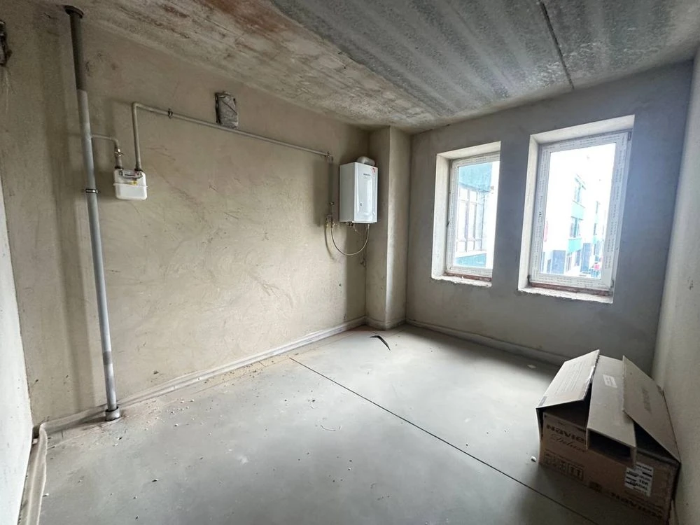 Three-bedroom apartment in Bucha, Kyivsky district, with renovated interior