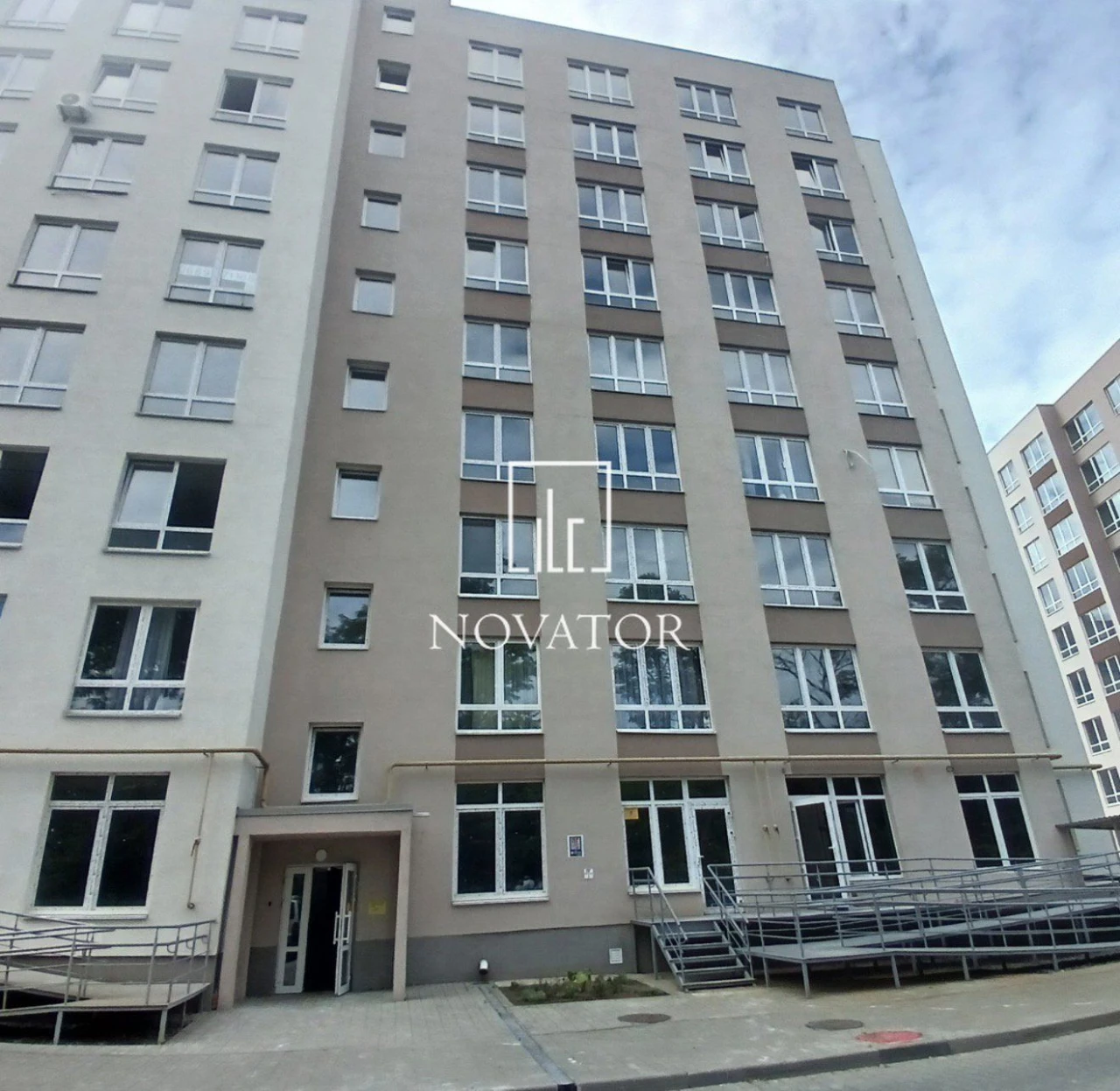 GREAT PRICE! For sale, large Euro-style 2-bedroom apartment in the city of BUCHA.