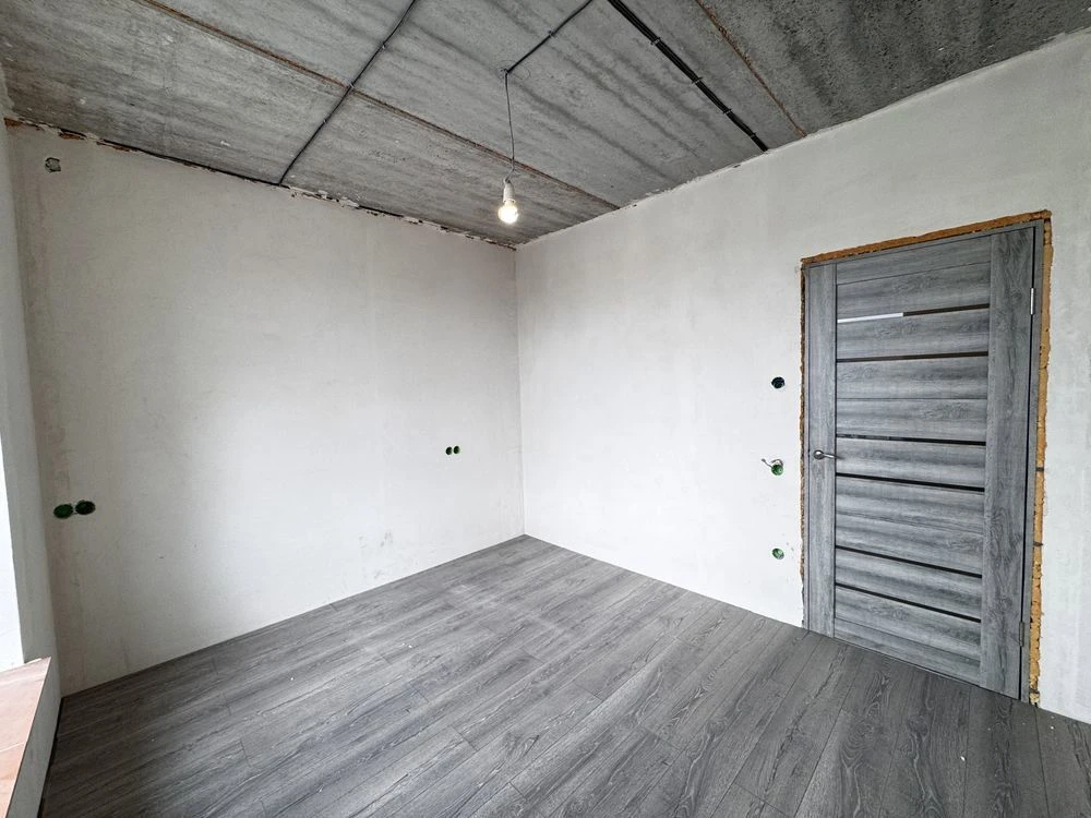APARTMENT with partial renovation! Certificate! No commission