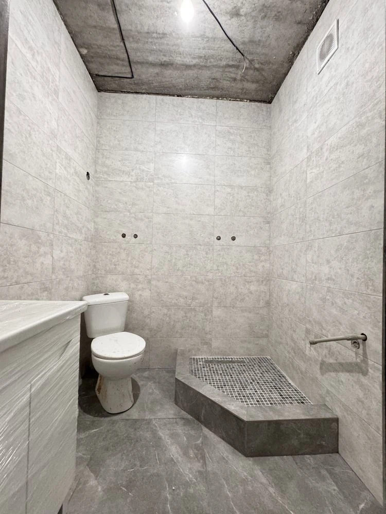 APARTMENT with partial renovation! Certificate! No commission