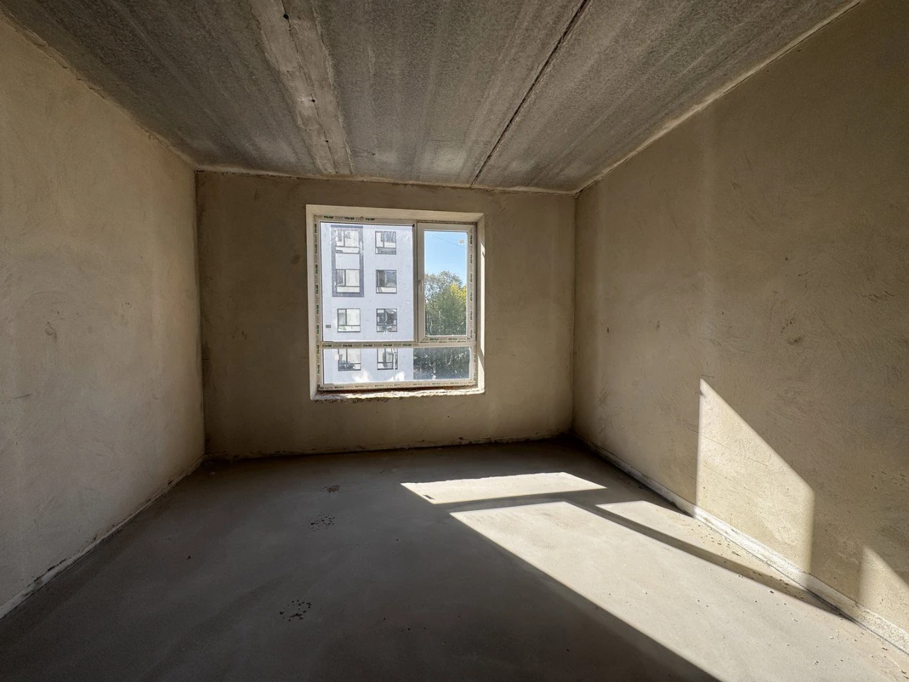Sale of a 1-room apartment in a gated complex. The cheapest offer