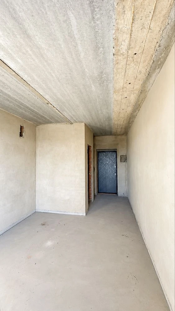 For SALE at an AMAZING PRICE! 1-bedroom apartment with an open plan! NO