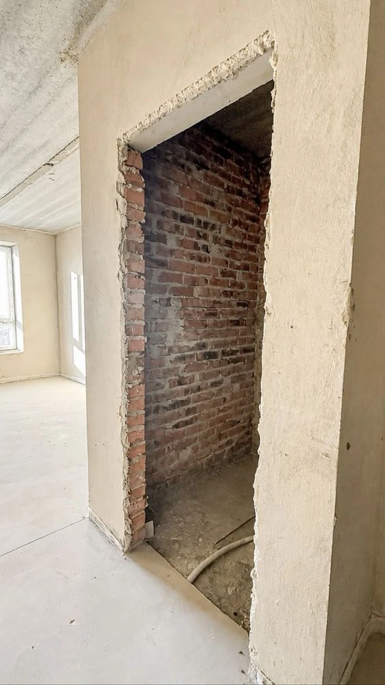 For SALE at an AMAZING PRICE! 1-bedroom apartment with an open plan! NO