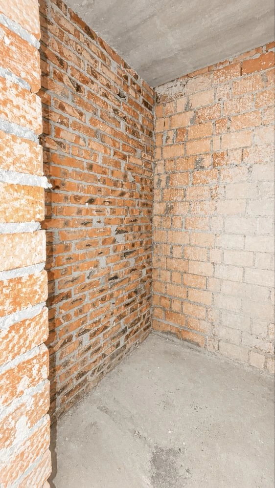 For SALE at an AMAZING PRICE! 1-bedroom apartment with an open plan! NO