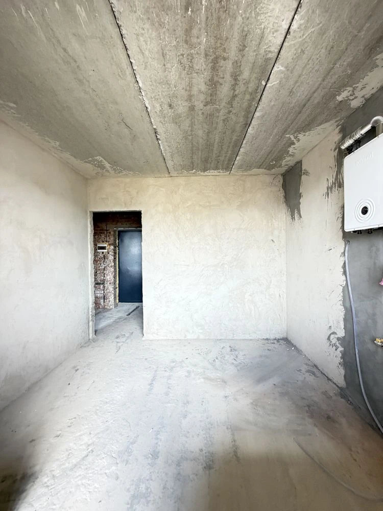 Best price! 1-bedroom apartment near gas! Possible for renovation! No commission