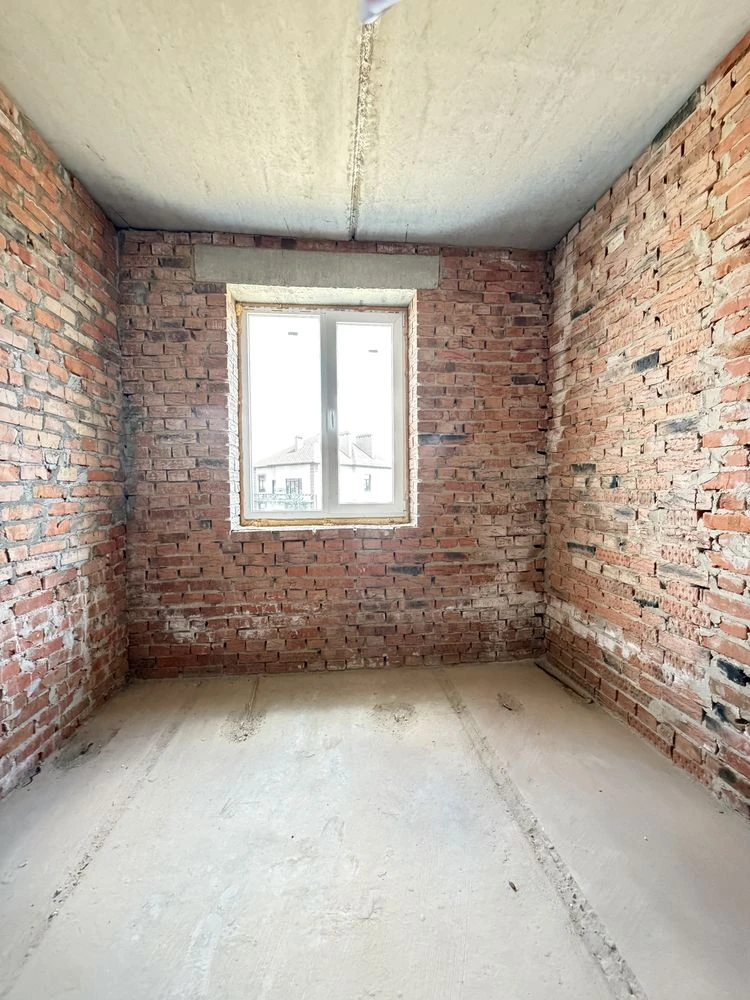 Best price! 1-bedroom apartment near gas! Possible for renovation! No commission