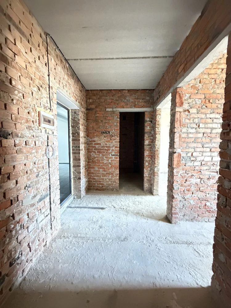 Best price! 1-bedroom apartment near gas! Possible for renovation! No commission