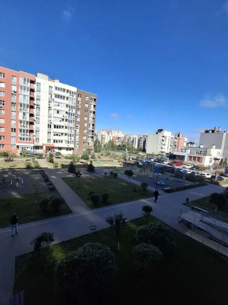 Cozy 1-bedroom apartment in Buch! Renovated! Furniture! Appliances!