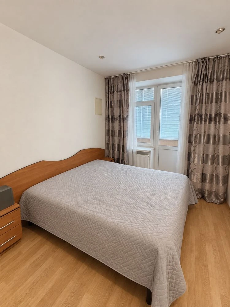For Sale: Stunning Euro 2-room apartment with renovation, furniture and appliances!