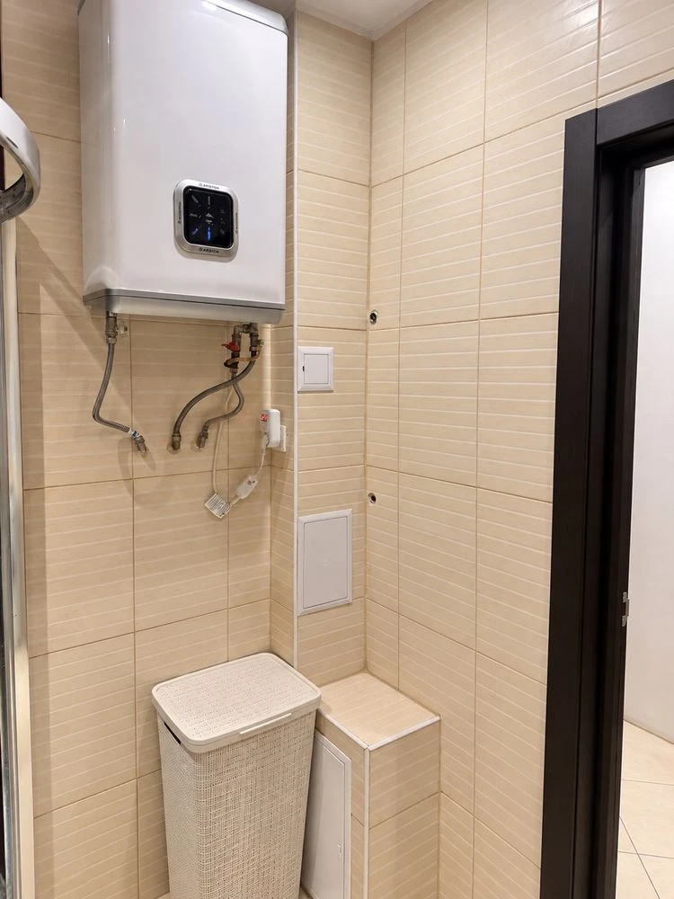 For Sale: Stunning Euro 2-room apartment with renovation, furniture and appliances!