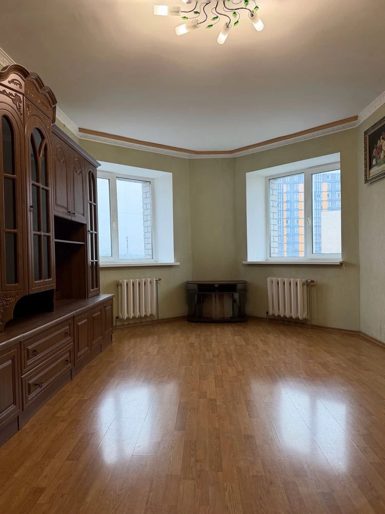 Sale, Large 1-room apartment/ Center/ Bucha/2%/ Programs