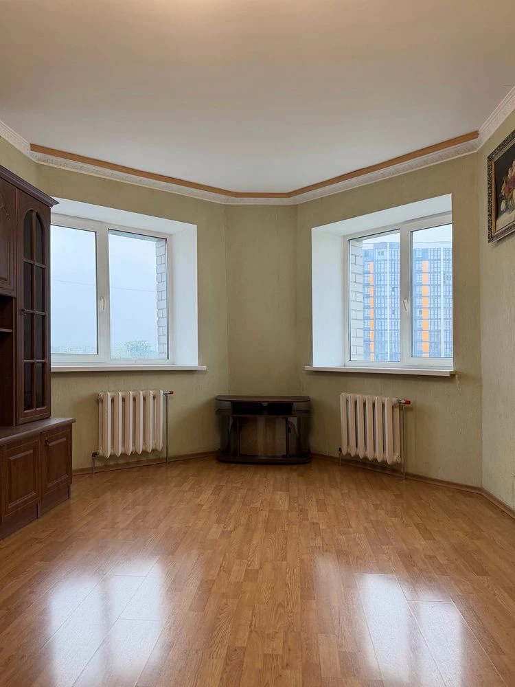 Sale, Large 1-room apartment/ Center/ Bucha/2%/ Programs
