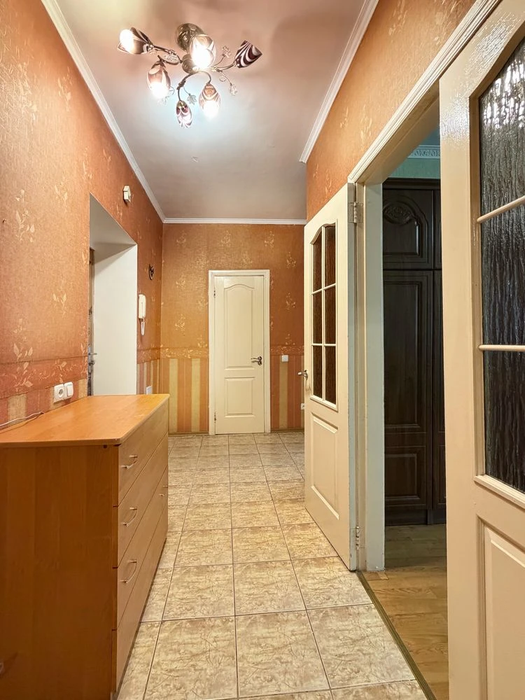 Sale, Large 1-room apartment/ Center/ Bucha/2%/ Programs