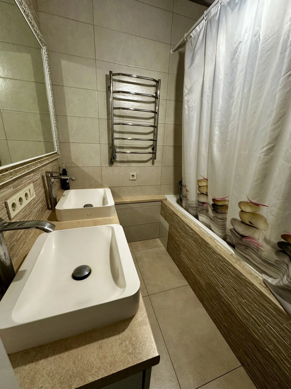 3-Bedroom Apartment in Bucha. Includes Inverter. Available.