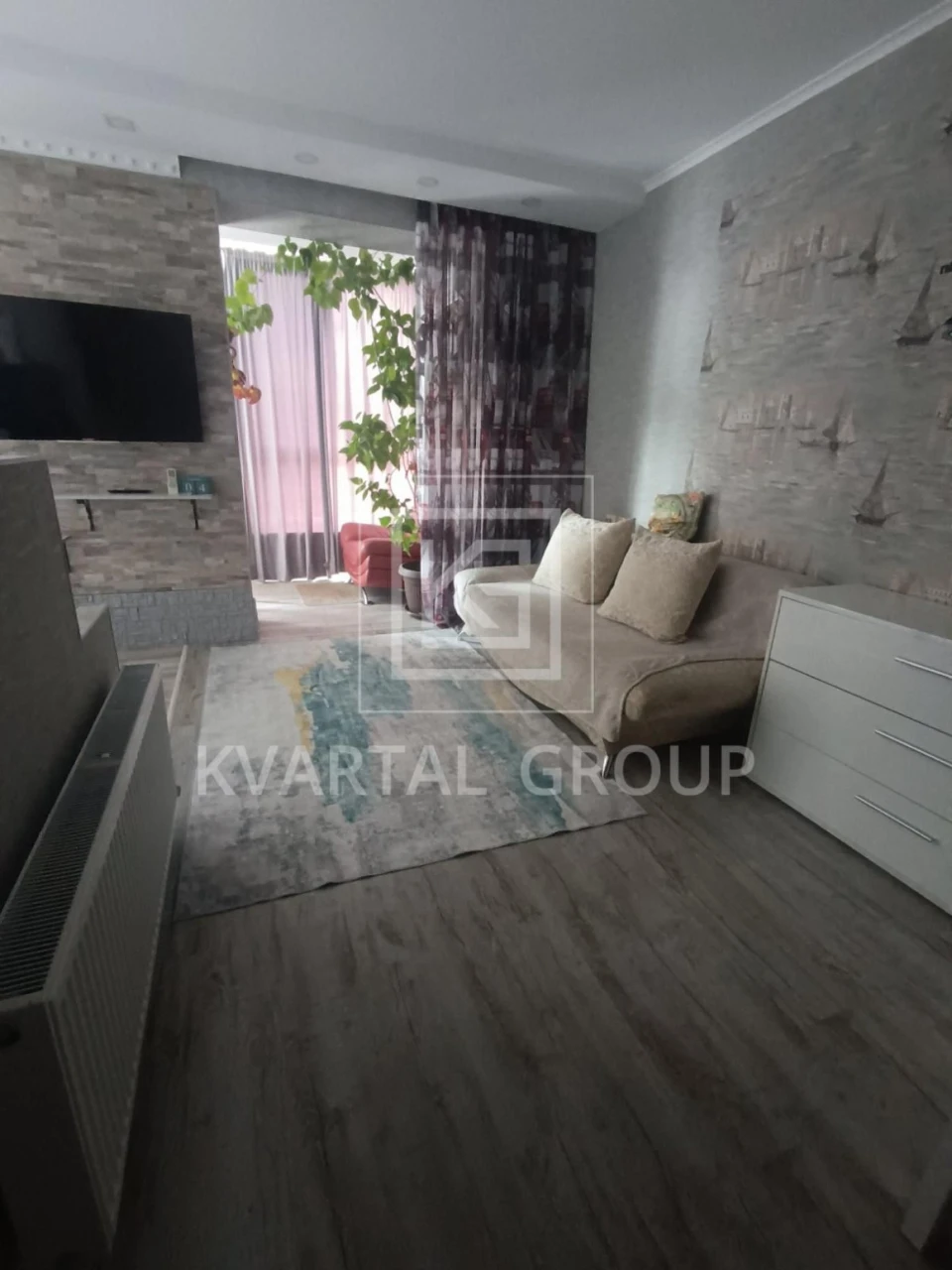 Apartment for Sale: 42 sq.m. with Quality Renovation