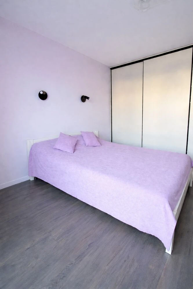 Apartment for Sale: 2-bedroom apartment with renovation, gas heating, OWN DOOR