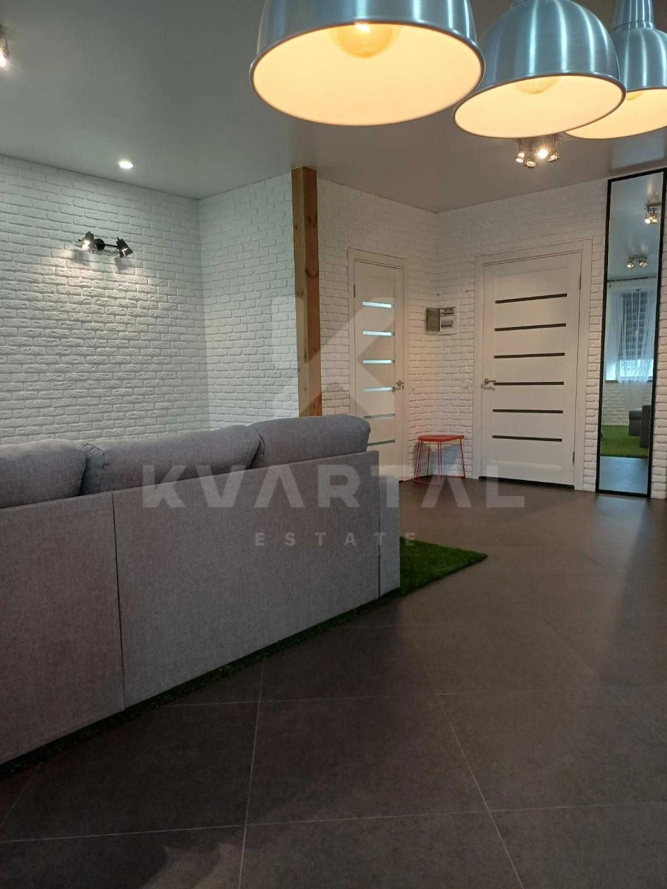 Stylish 2-Bedroom Apartment for Sale in ЖК Central, Buch! Top -l