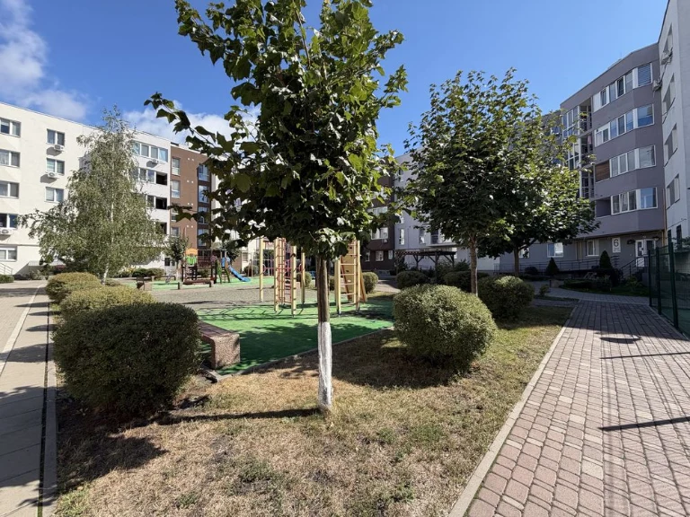 For Sale! Stunning 2-room Apartment with Thoughtful Layout