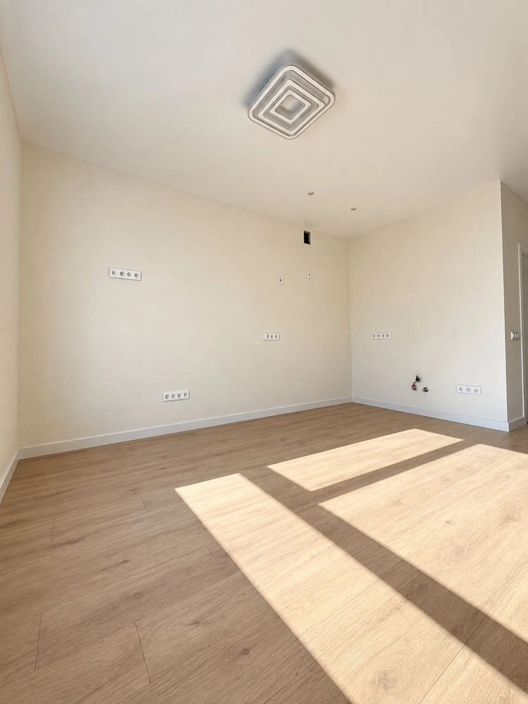 For Sale 1-room apartment with new renovation! No one has lived in